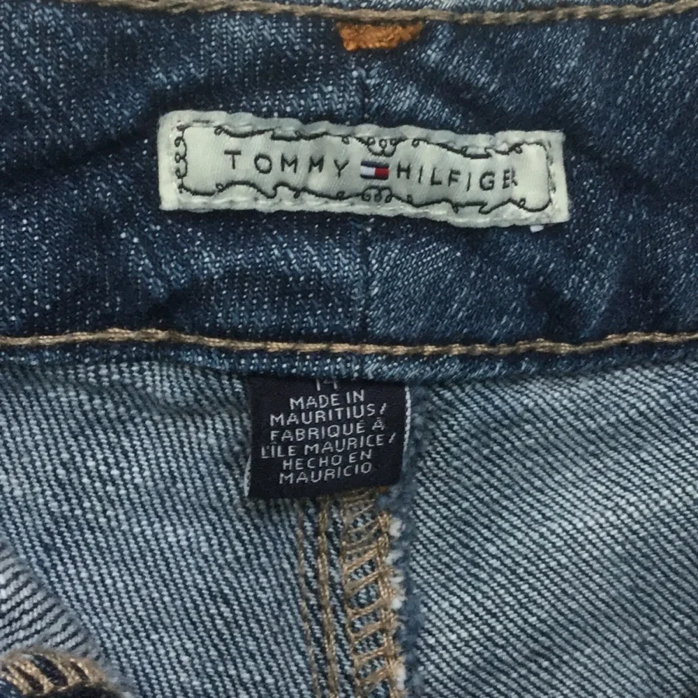 Tommy Hilfiger Cuffed Dark Wash Denim Shorts Size 14 Neutral Basic